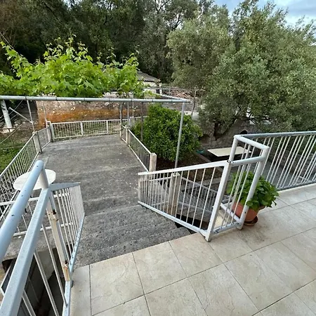 Lazarus Bigova Apartments Tivat Exterior photo