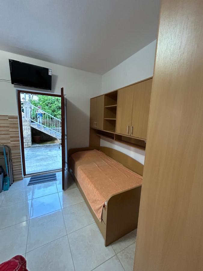 Lazarus Bigova Apartment *