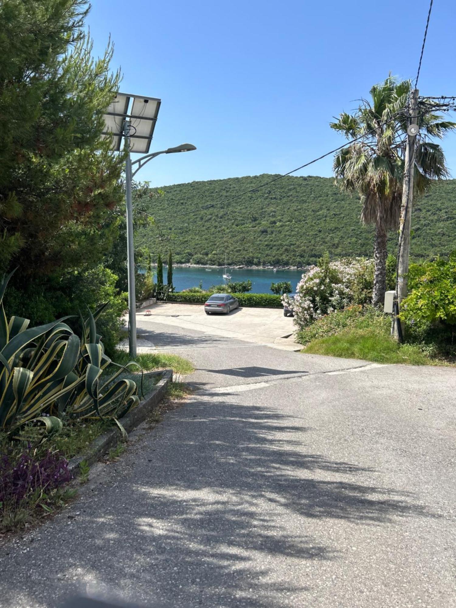 Lazarus Bigova Apartment Tivat