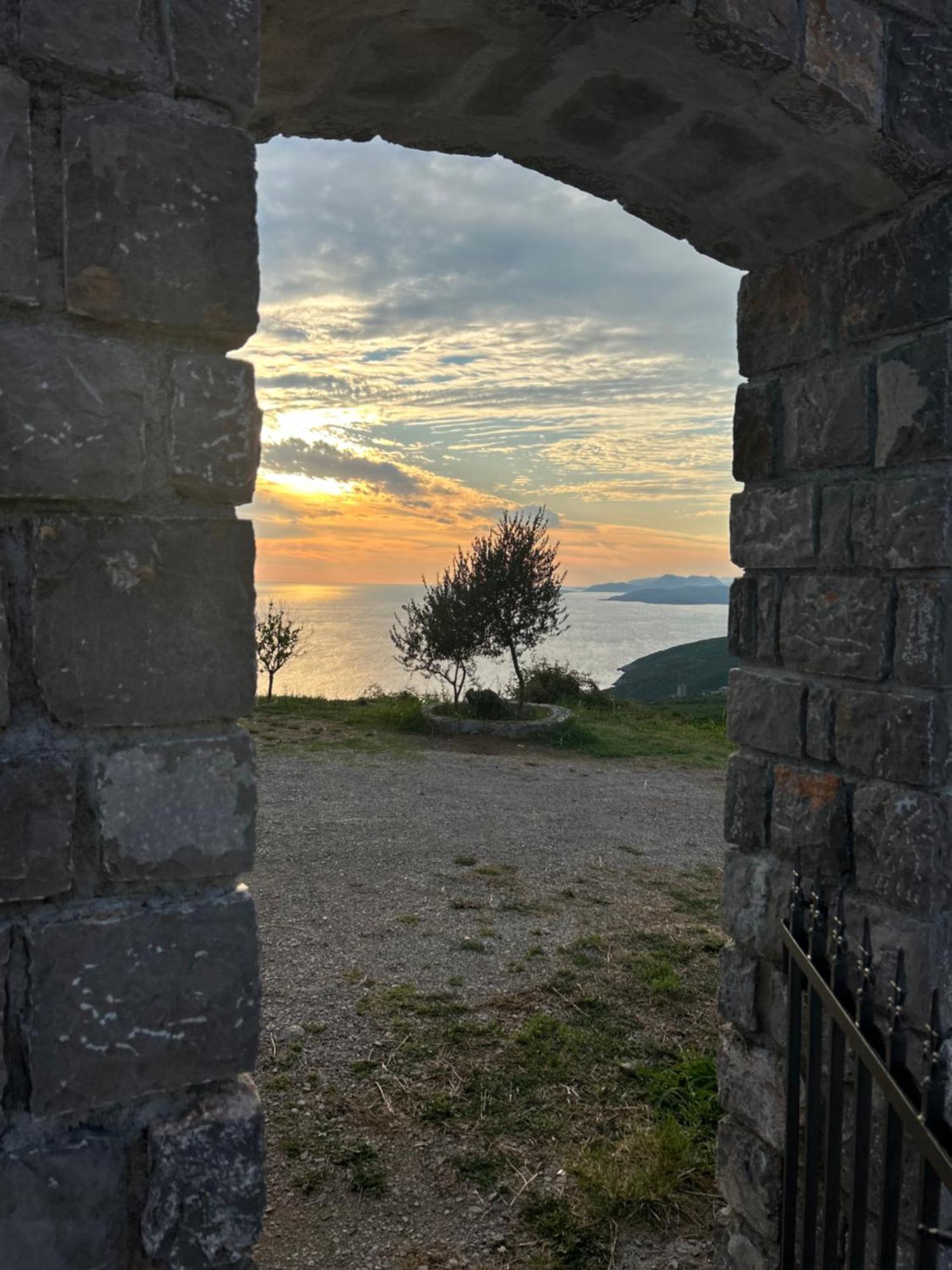 Lazarus Bigova Tivat