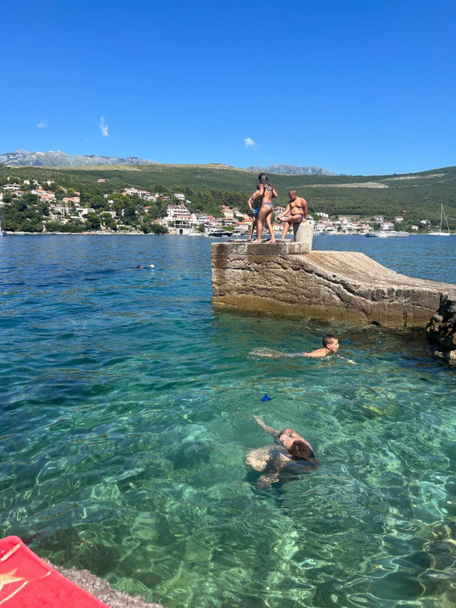 Lazarus Bigova * Tivat